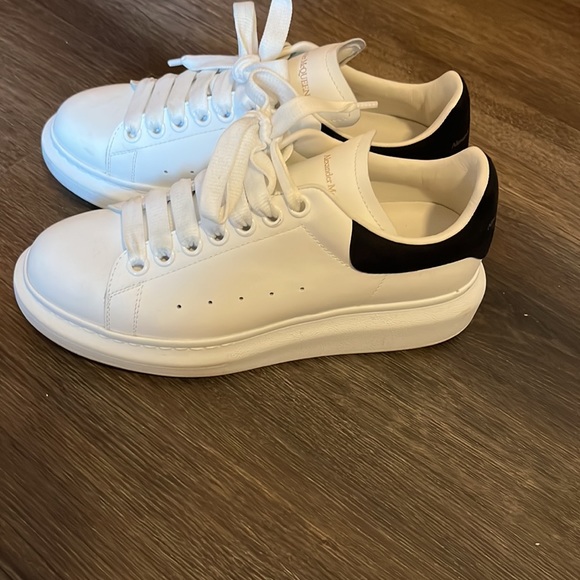 Alexander McQueen Sneakers - Picture 5 of 6